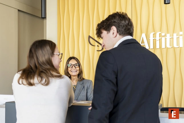 reception accogliente in agenzia affitti