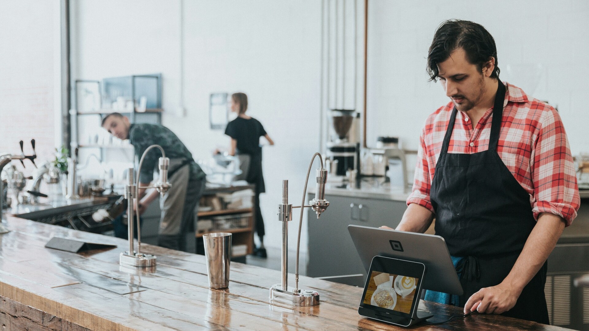restaurant worker at the counter