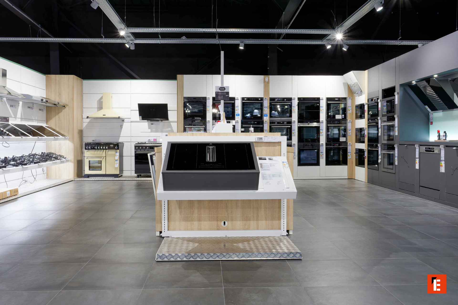 showroom dÉlectroménager de cuisine moderne
