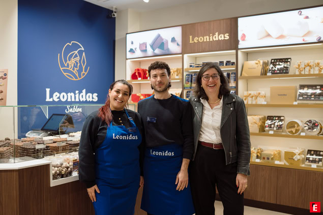 personale leonidas in cioccolateria accogliente