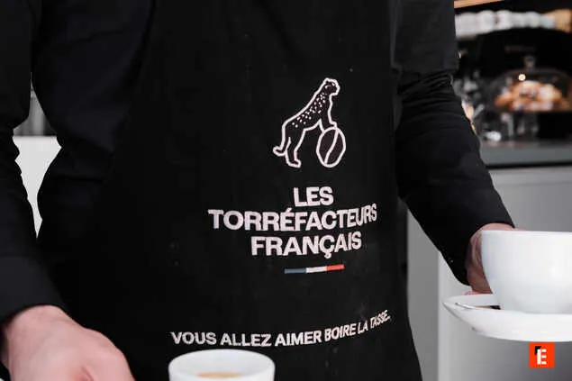tablier les torréfacteurs français : barista et deux tasses