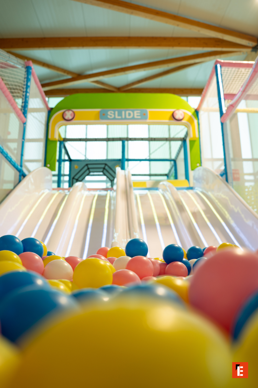 toboggan et bac À balles multicolore aire de jeux