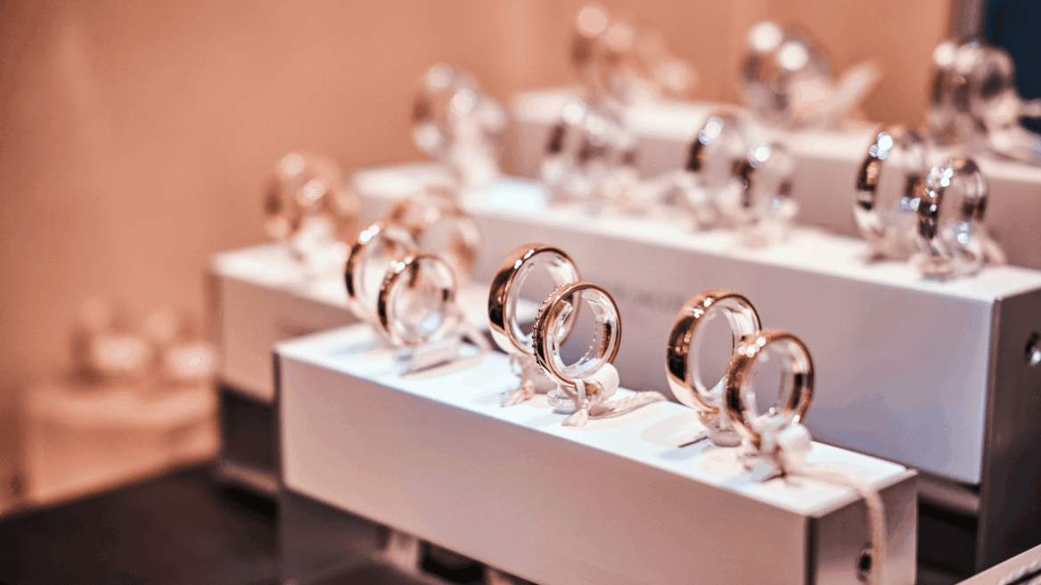 anillos y alianzas en oro, oro rosa y platino