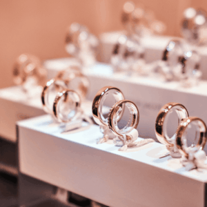 anillos y alianzas en oro, oro rosa y platino