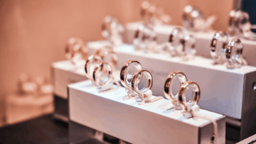 anillos y alianzas en oro, oro rosa y platino