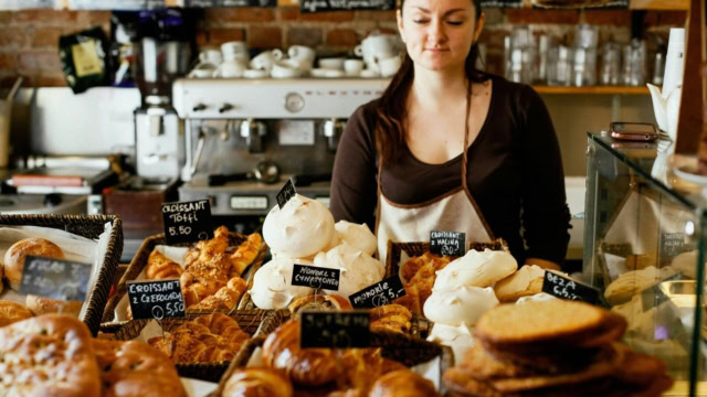 comptoir gourmand : croissants, meringues et café