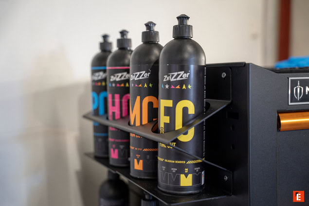 produits dentretien auto zvizzer alignés