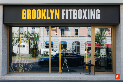 brooklyn fitboxing vetrina urbana con vetro riflettente