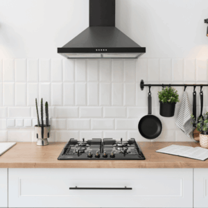 cocina blanca y negra de estilo escandinavo