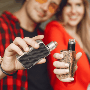 comparativa de vaporizadores box mods metálicos en mano