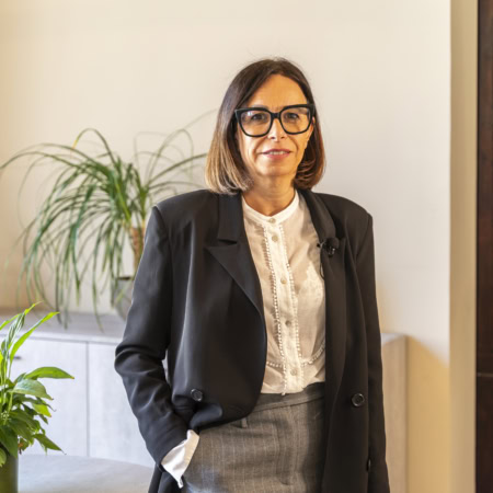 donna professionale per presentazione in ufficio