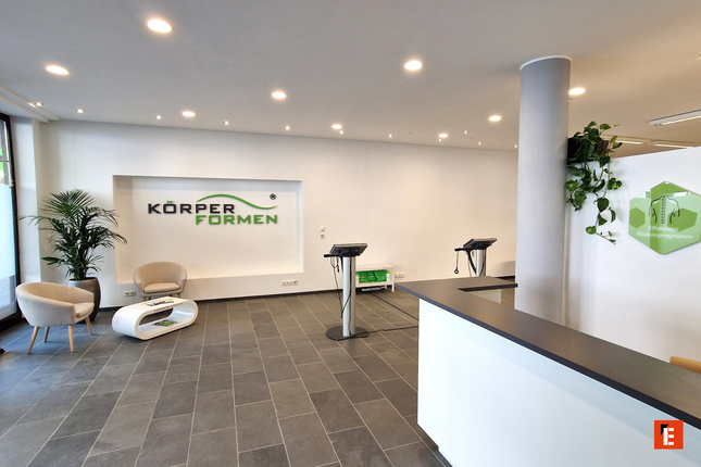 moderner empfangsbereich von körper formen