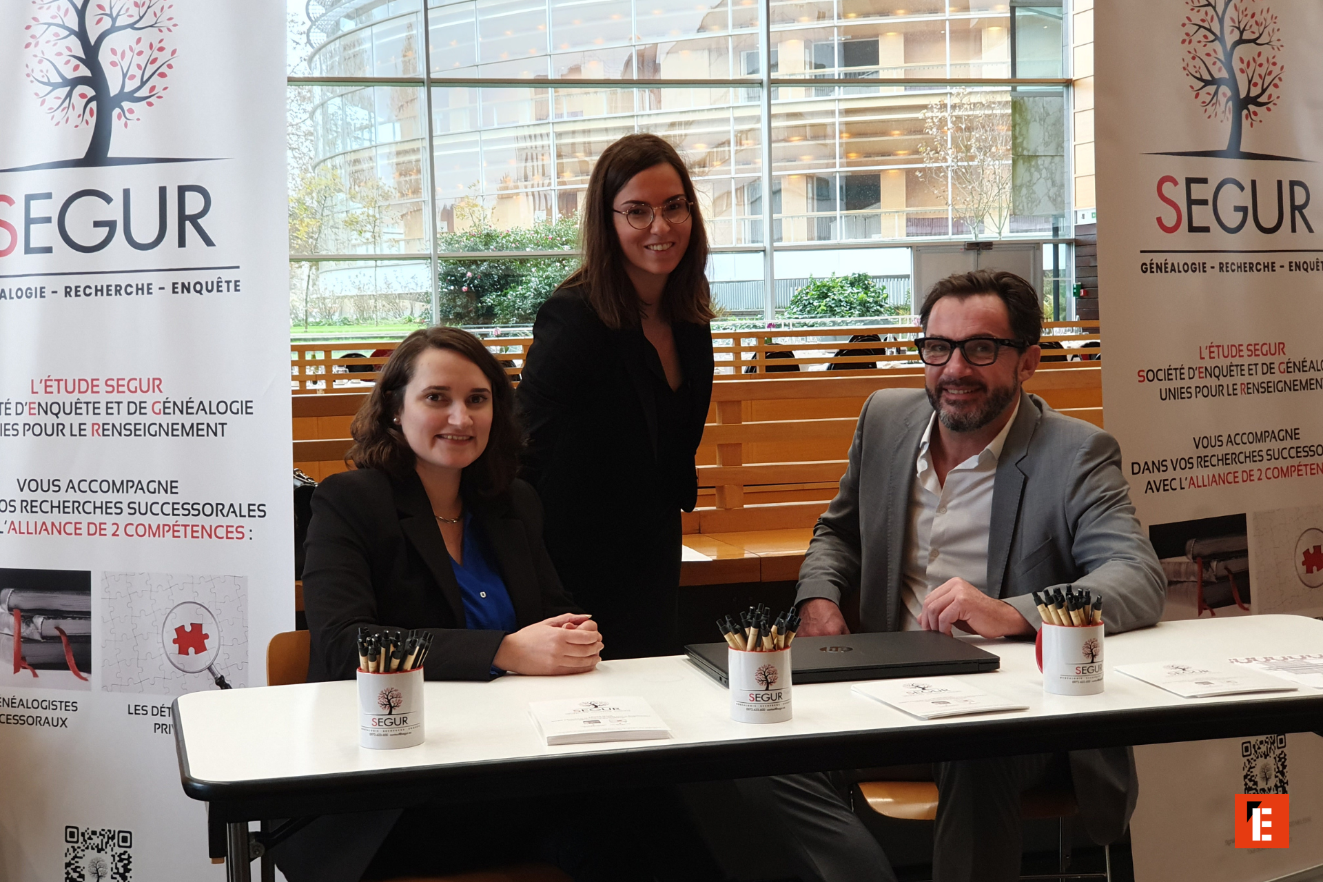 Équipe segur au salon de généalogie et enquête