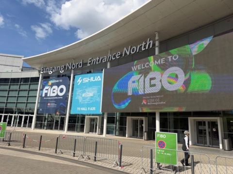 entrée nord fibo — salon du fitness et Écran led