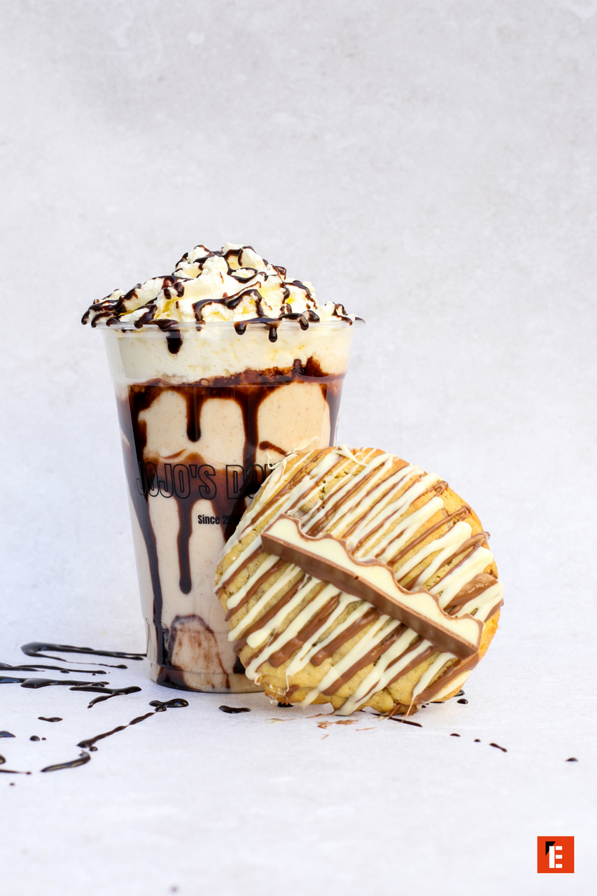 frappe chocolatée crémeuse et biscuit gourmand au chocolat