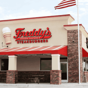 freddys frozen custard exterior with patio seating