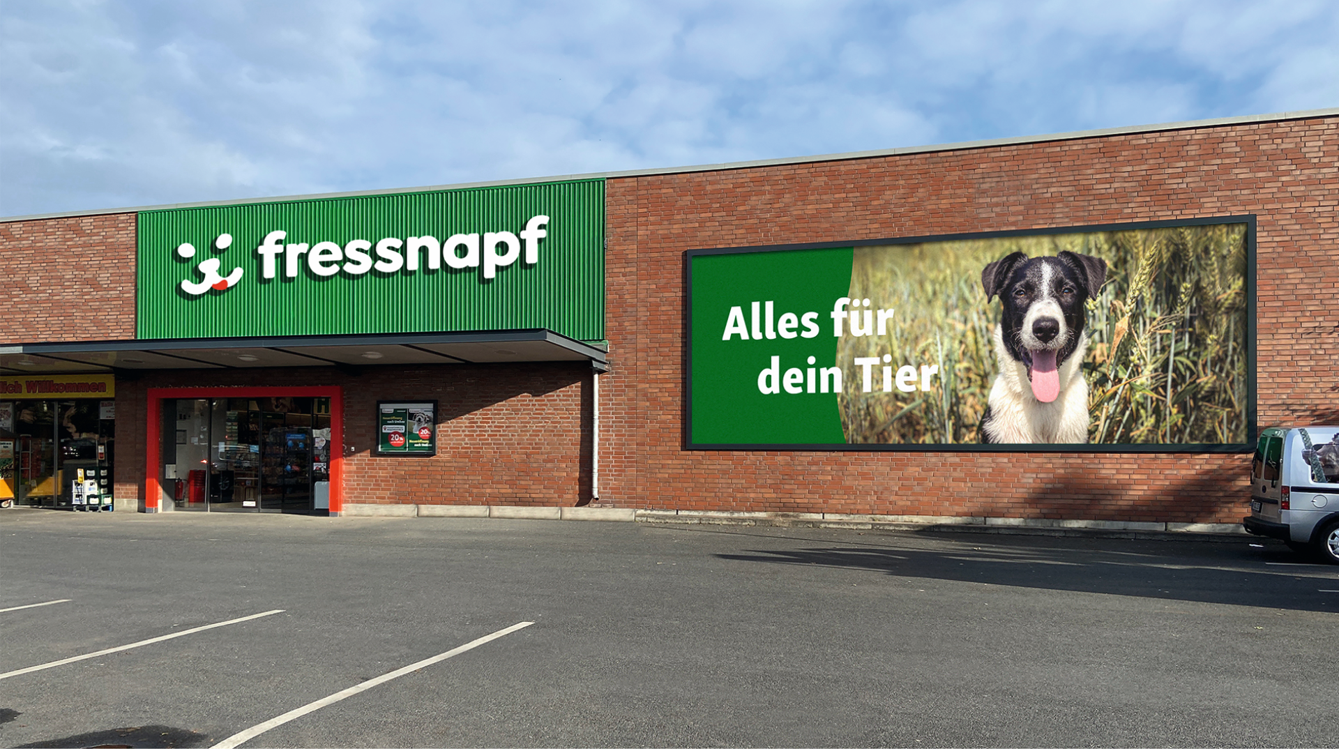 fressnapf filiale für tierbedarf mit hundewerbung