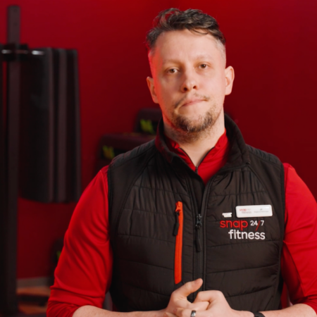 snap 24/7 gym trainer in red vest