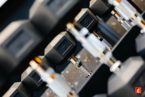 manubri esagonali in gomma su rack cromato