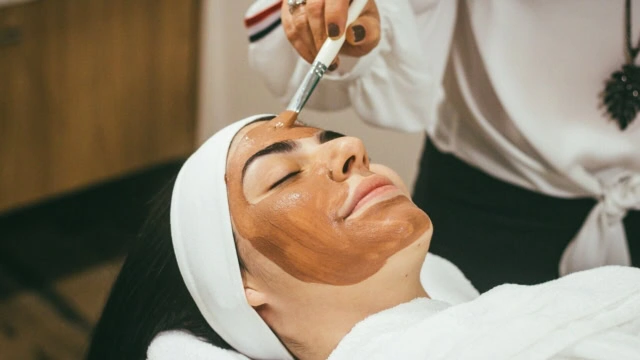 maschera viso professionale: trattamento relax in spa