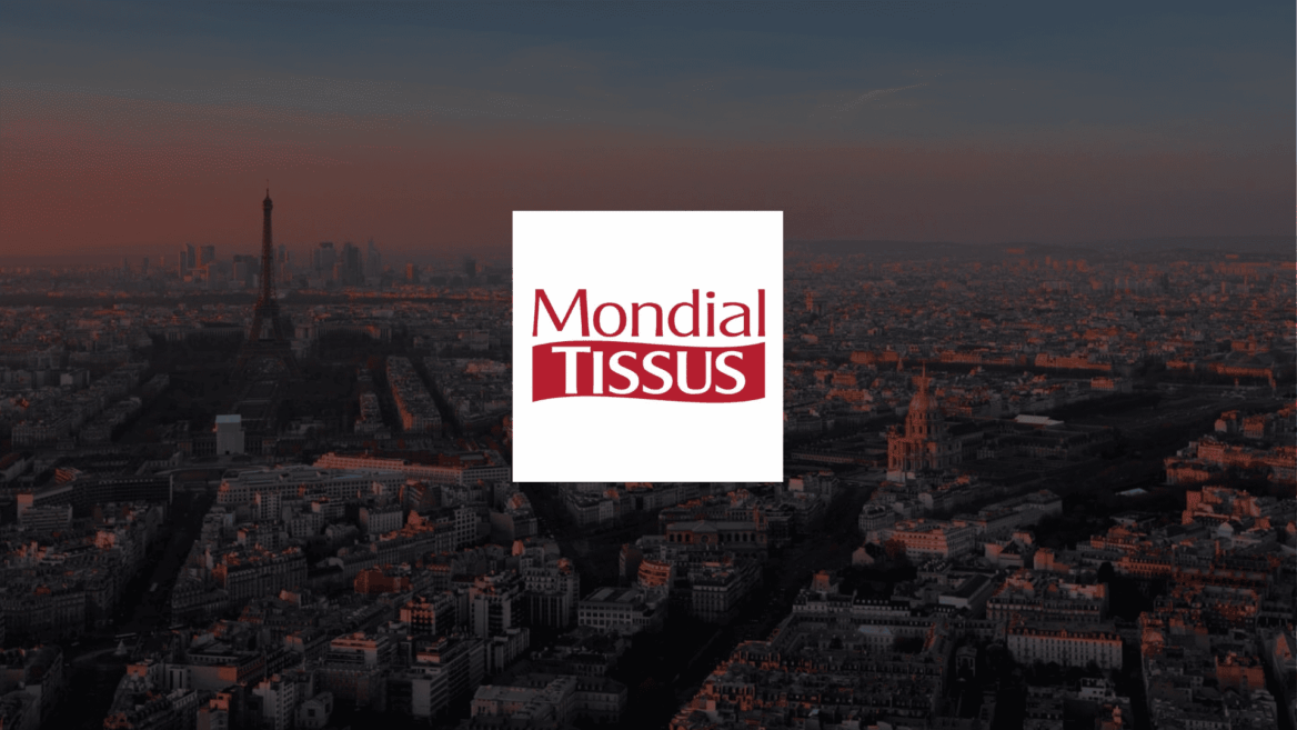 panorama de paris au crépuscule avec logo mondial tissus