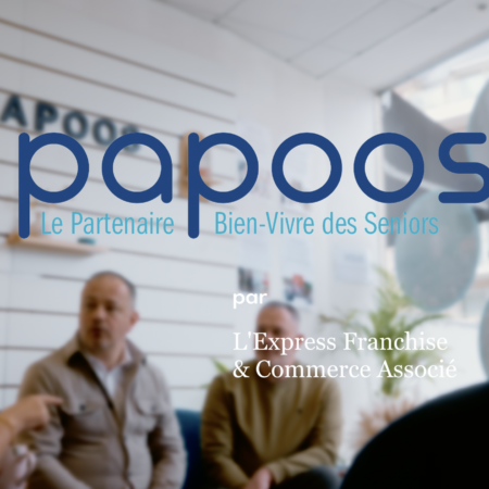 papoos : logo bleu et intérieur convivial pour seniors