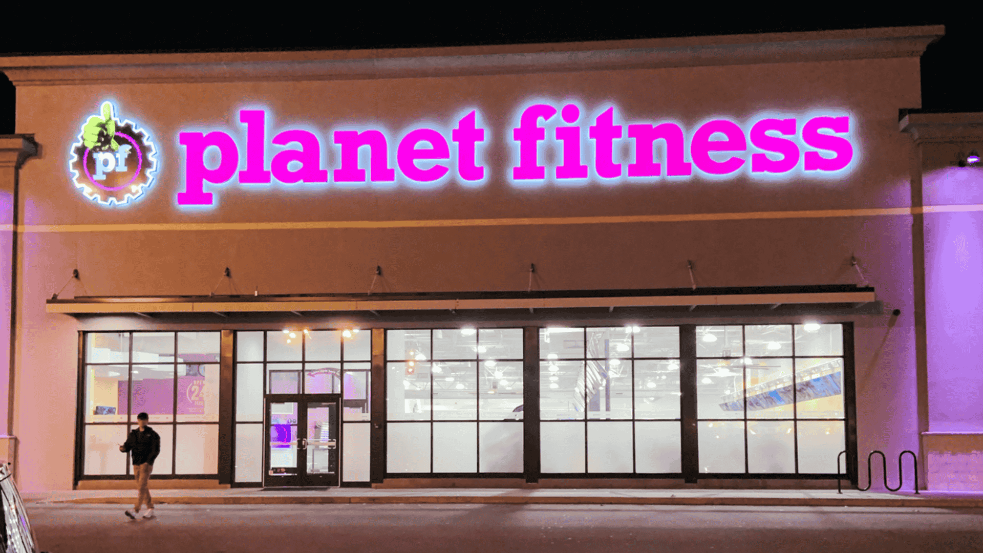 planet fitness logo