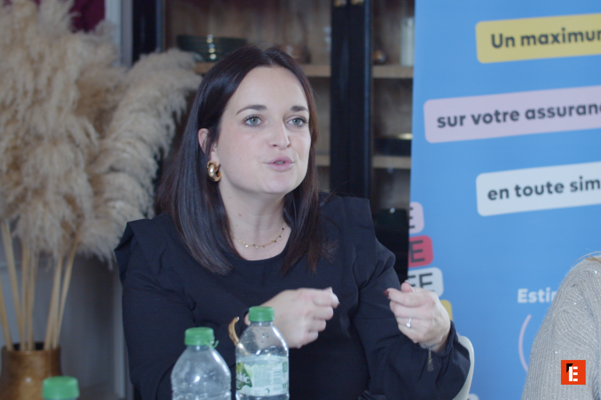 femme intervenante en panel professionnel