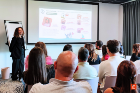 réunion de formation et présentation dÉquipe