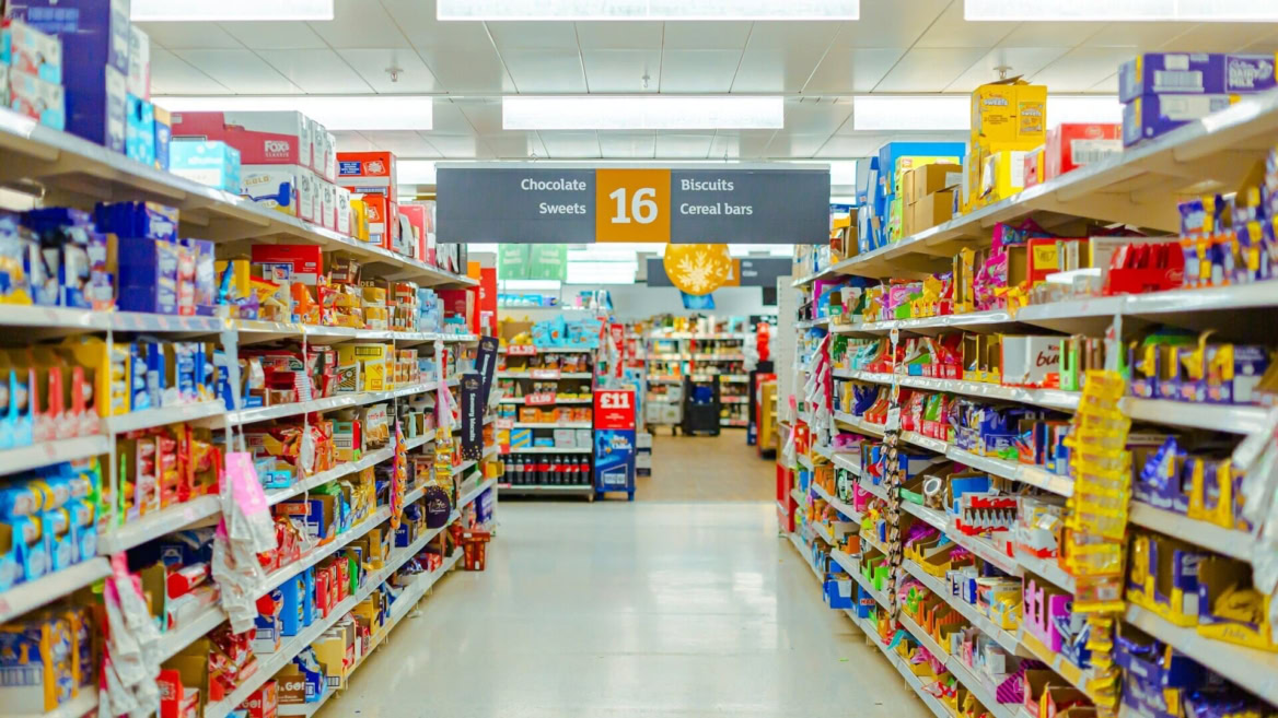 corsia dolci: cioccolato, biscotti e caramelle