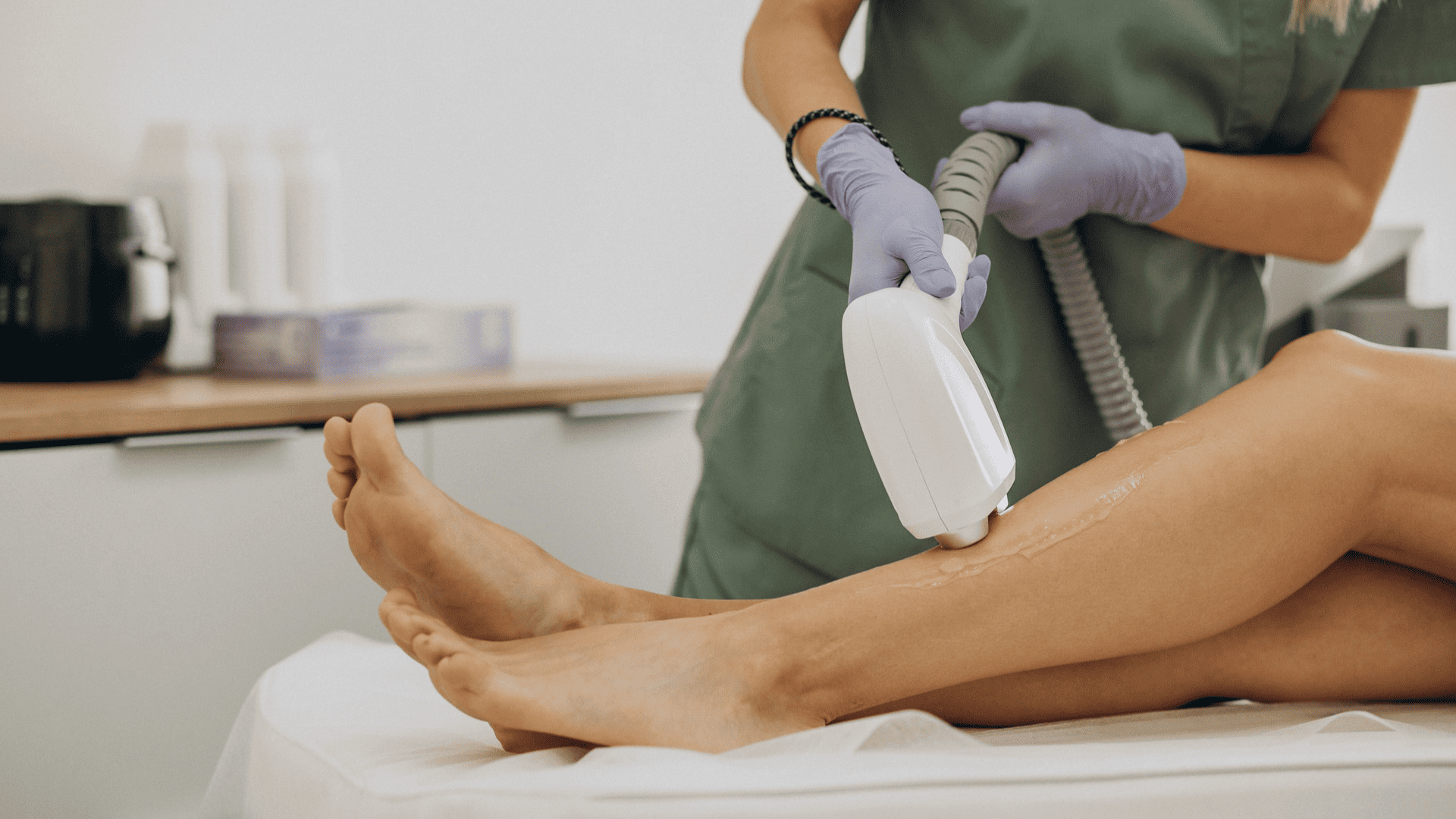 depilación láser de piernas en clínica profesional