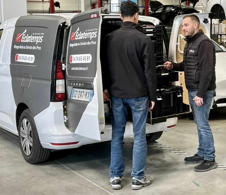 caddy aménagé eclatemps — atelier mobile et techniciens