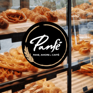 vetrina di pane artigianale e pasticceria