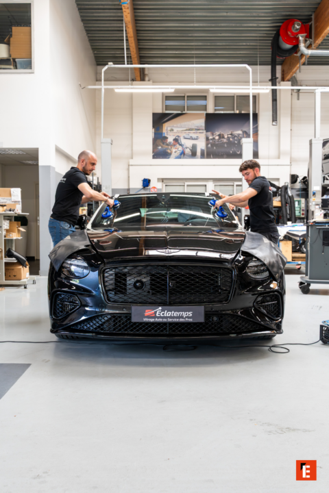 wymiana przedniej szyby w profesjonalnym warsztacie