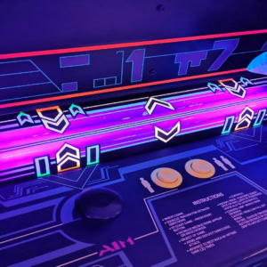pistolet darcade néon style synthwave