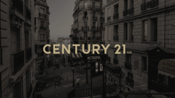 century 21 : rue parisienne sépia, charme haussmannien