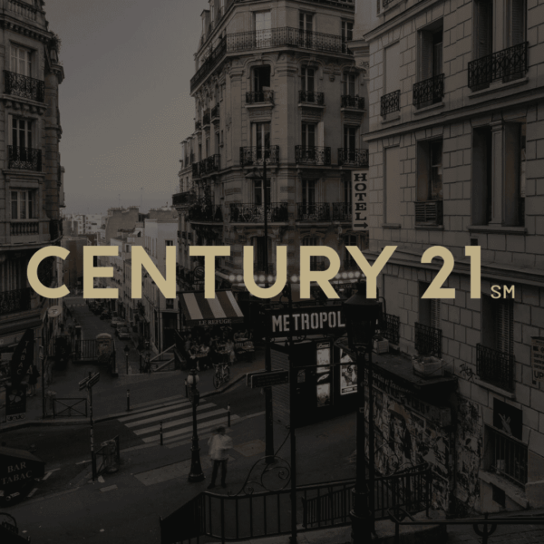 century 21 : rue parisienne sépia, charme haussmannien