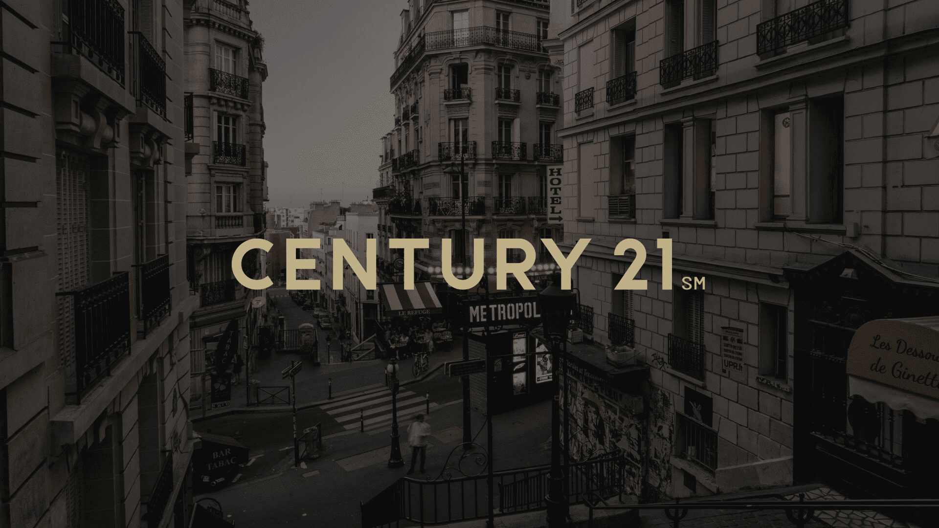 century 21 : rue parisienne sépia, charme haussmannien