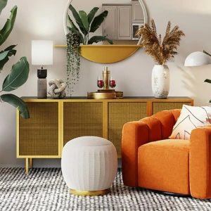 salon bohème chic: fauteuil velours orange et console moutarde