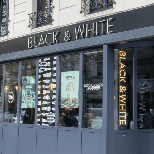façade de restaurant burger noir et blanc au néon