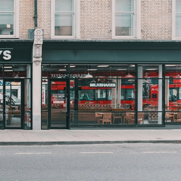 five guys su pentonville road: vetrina e milkshake