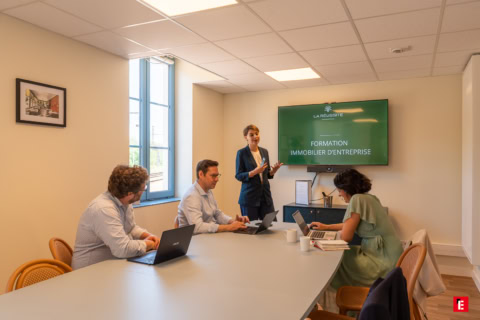 formation immobilier dentreprise en salle de réunion