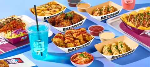 koreanisches fastfood: hähnchen, kimchi, teigtaschen & getränke
