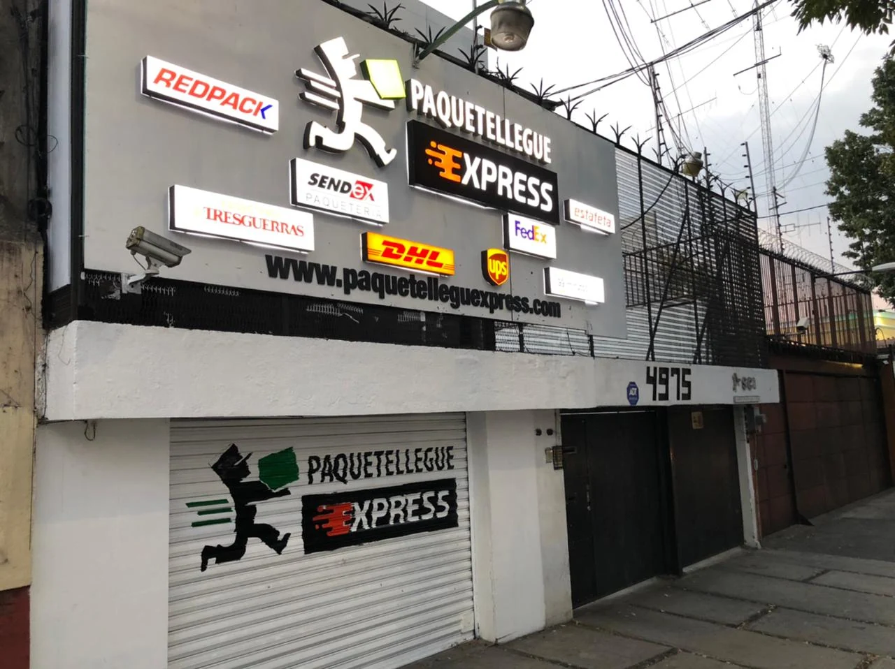 oficina paquetellegue express cerrada con dhl, ups y fedex
