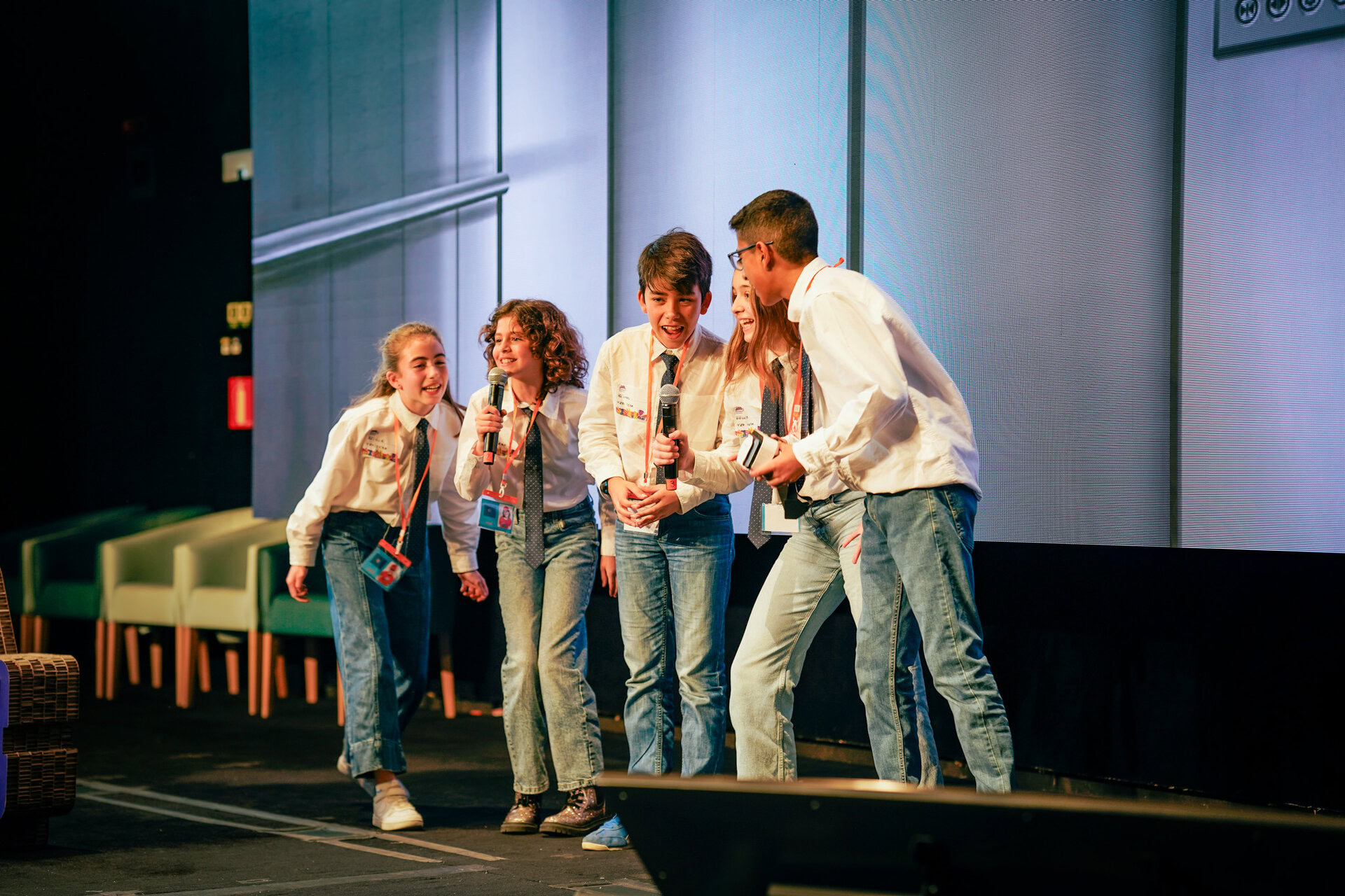 niños en escena: energía y trabajo en equipo
