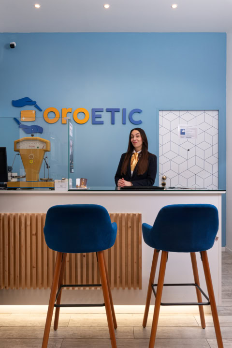 reception ufficio blu moderna e accogliente