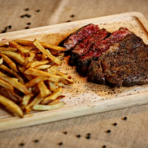 steak poêlé au poivre et frites maison