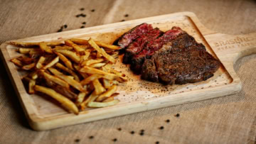 steak poêlé au poivre et frites maison