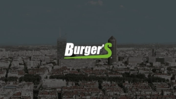 vue aérienne de ville avec logo burgers