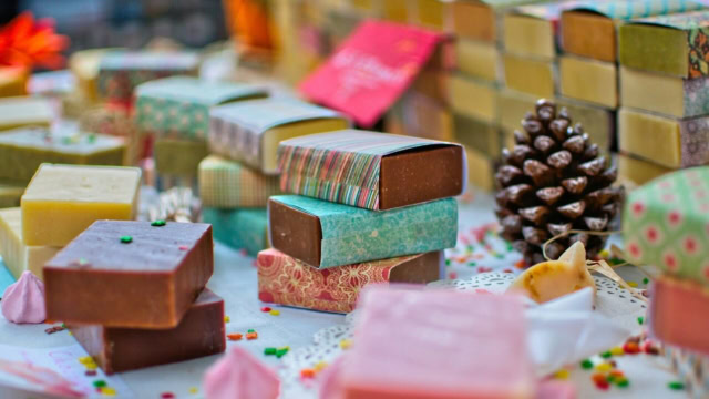 barrette di cioccolato artigianali in carta decorata